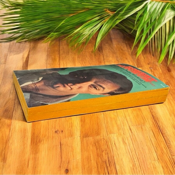 The Robert Mitchum Story “It Sure Beats Working” by Mike Tomkies 1973 Paperback - Picture 4 of 8